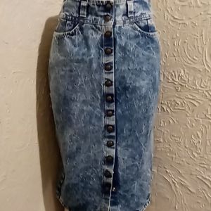 Acid wash retro skirt
